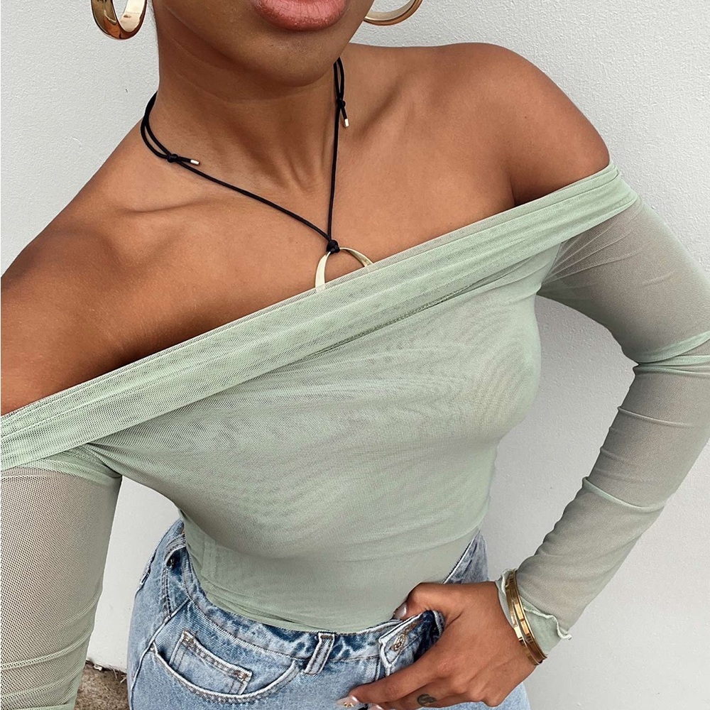 NWT GRYCE OFF THE SHOULDER TOP GREEN, Princess Polly